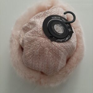 Ladies pink faux fur hat with gold weave and quilted lining