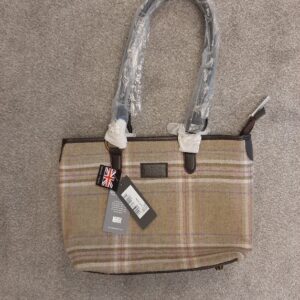 Marton Mills 17" x 10"